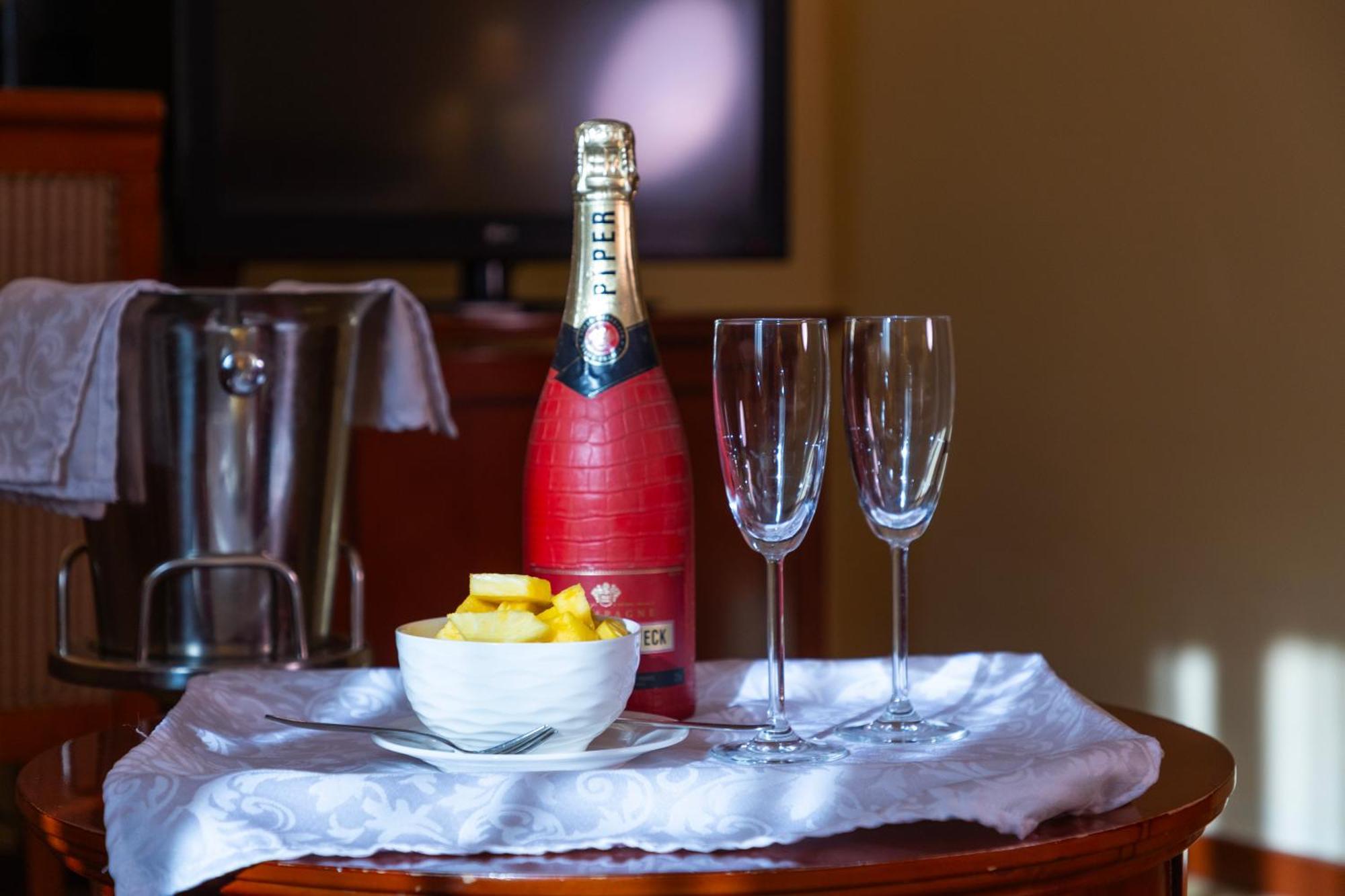Dreamliner Hotel Addis Ababa Bagian luar foto