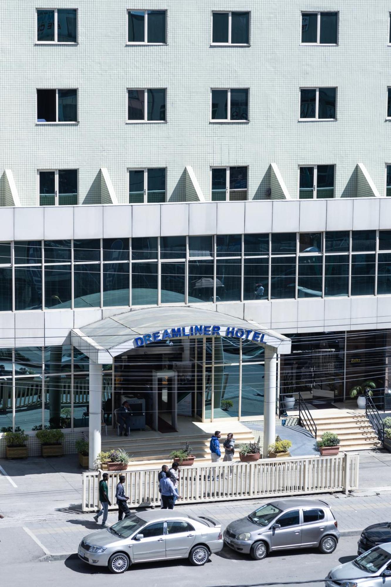 Dreamliner Hotel Addis Ababa Bagian luar foto